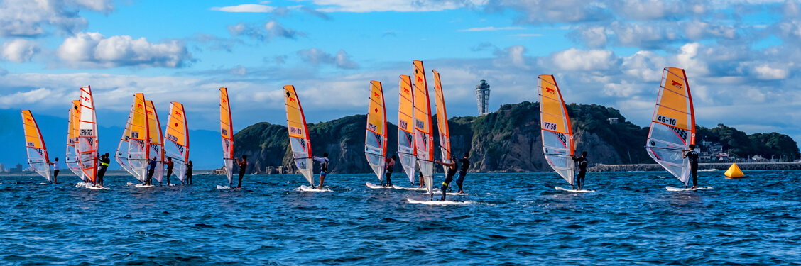 湘南江ノ島にあるビード株式会社の、海のマリンスポーツの幅広いビジネス展開を行う「マリンスポーツ・マリンレジャービジネス事業」